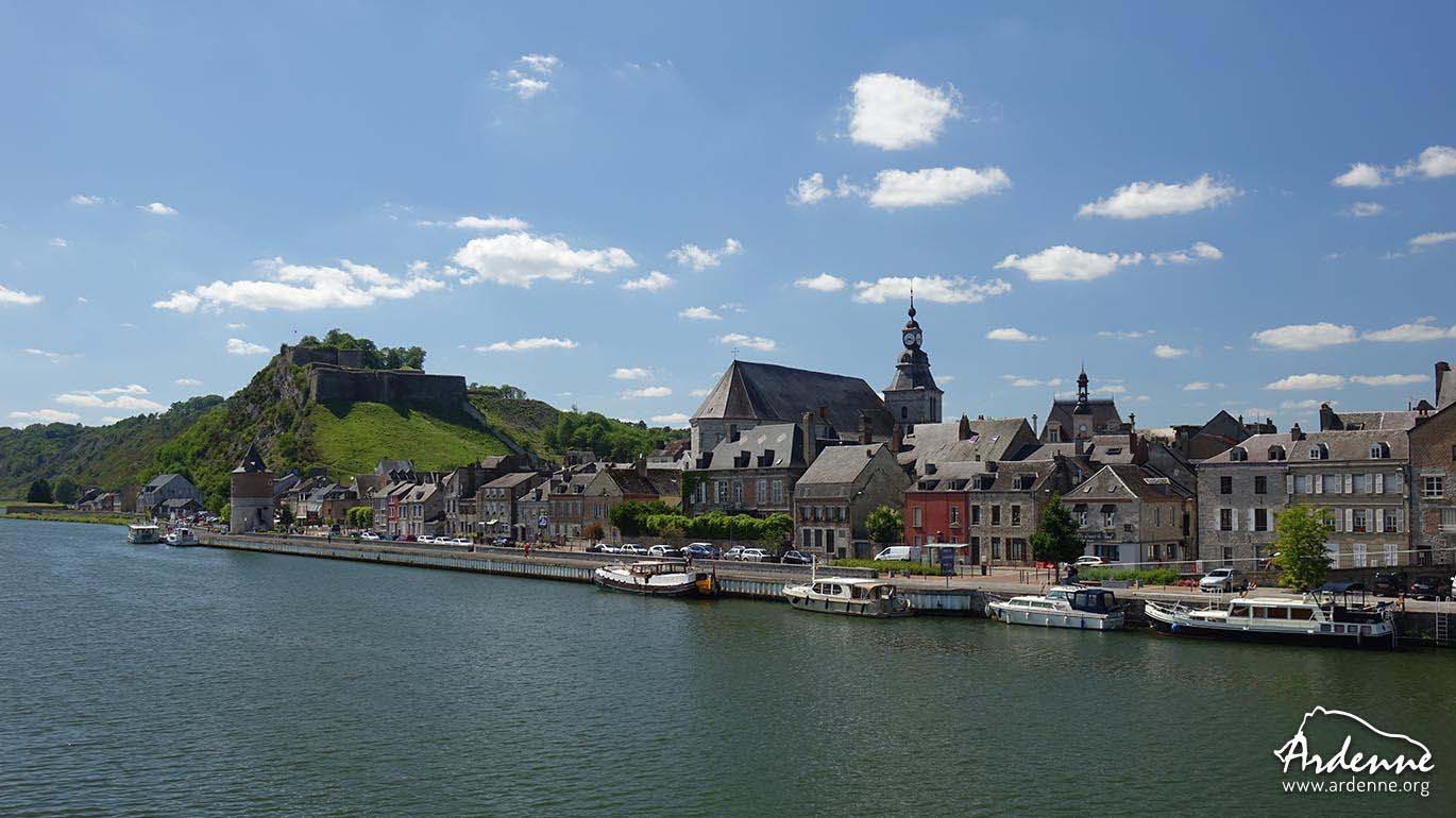 Givet - une belle journée en bord de Meuse 